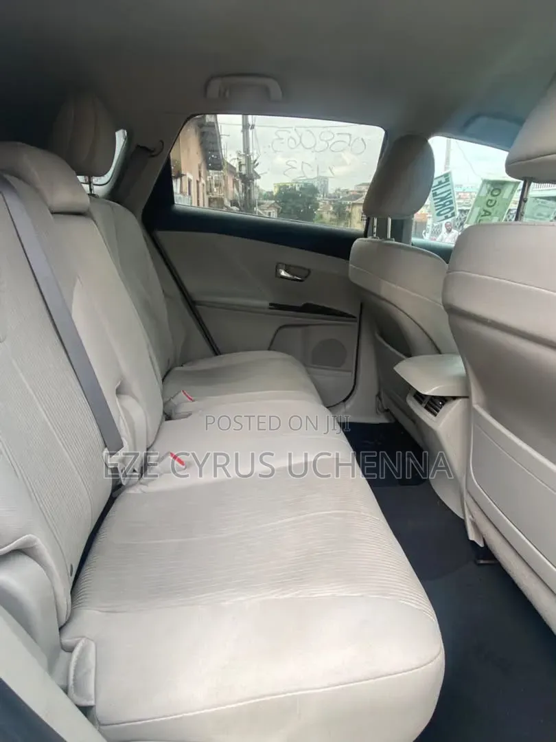 Toyota Venza 2012 Silver