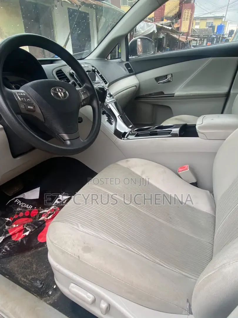 Toyota Venza 2012 Silver