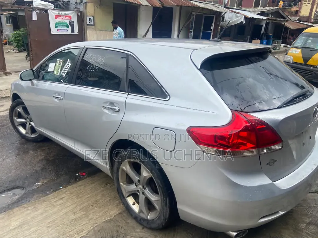 Toyota Venza 2012 Silver