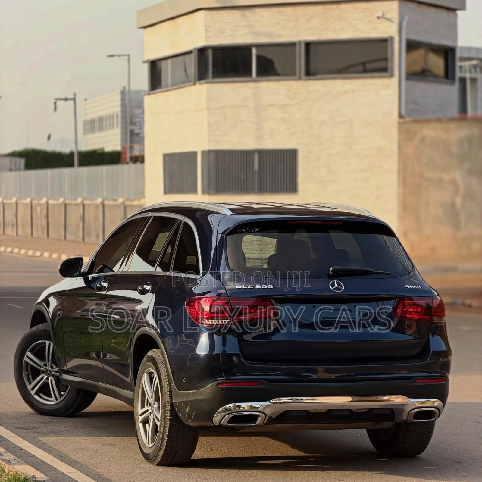 Mercedes-Benz GLC-Class 2021 Blue