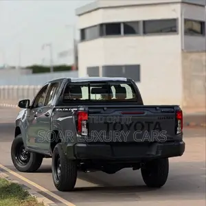 New Toyota Hilux 2026 Gray