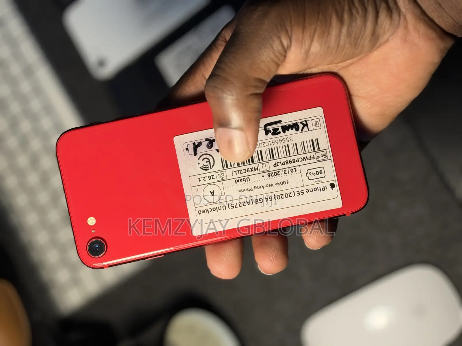 Apple iPhone SE (2020) 64 GB Red