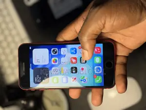 Apple iPhone SE (2020) 64 GB Red