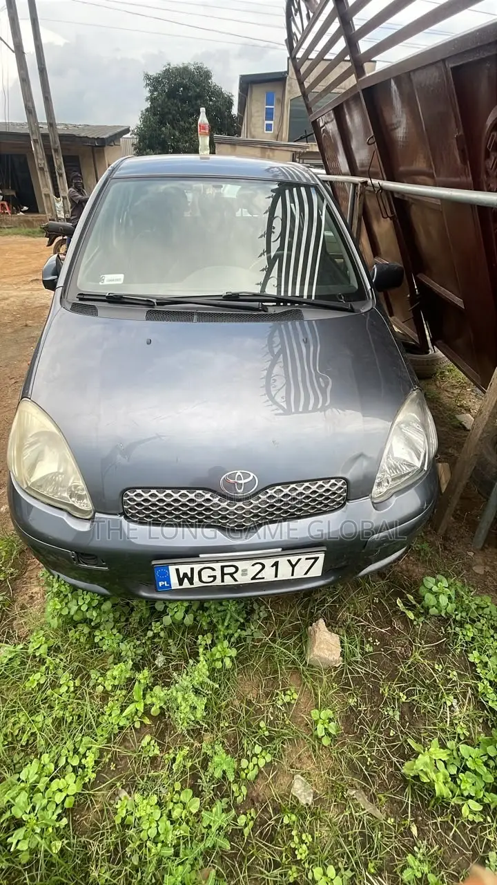 Toyota Yaris 2005 Gray