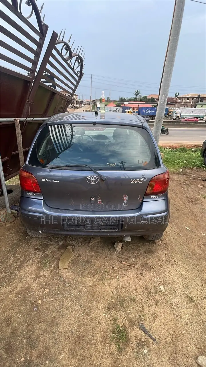 Toyota Yaris 2005 Gray