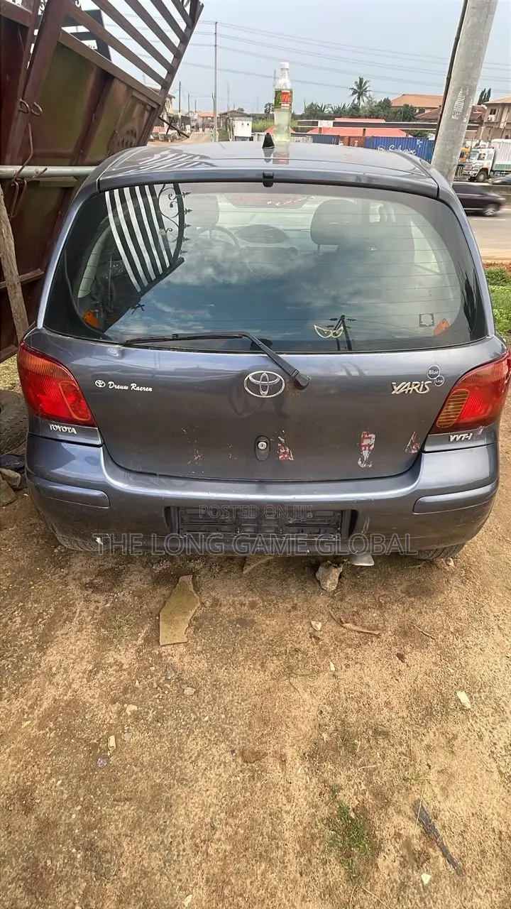 Toyota Yaris 2005 Gray
