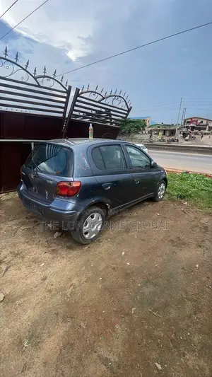Toyota Yaris 2005 Gray