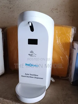 Universal Sanitizer Dispenser