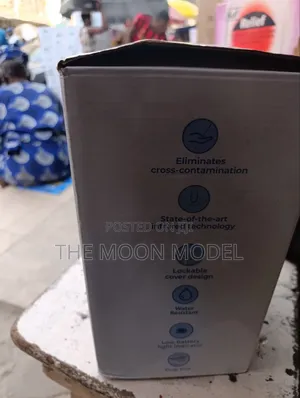 Universal Sanitizer Dispenser