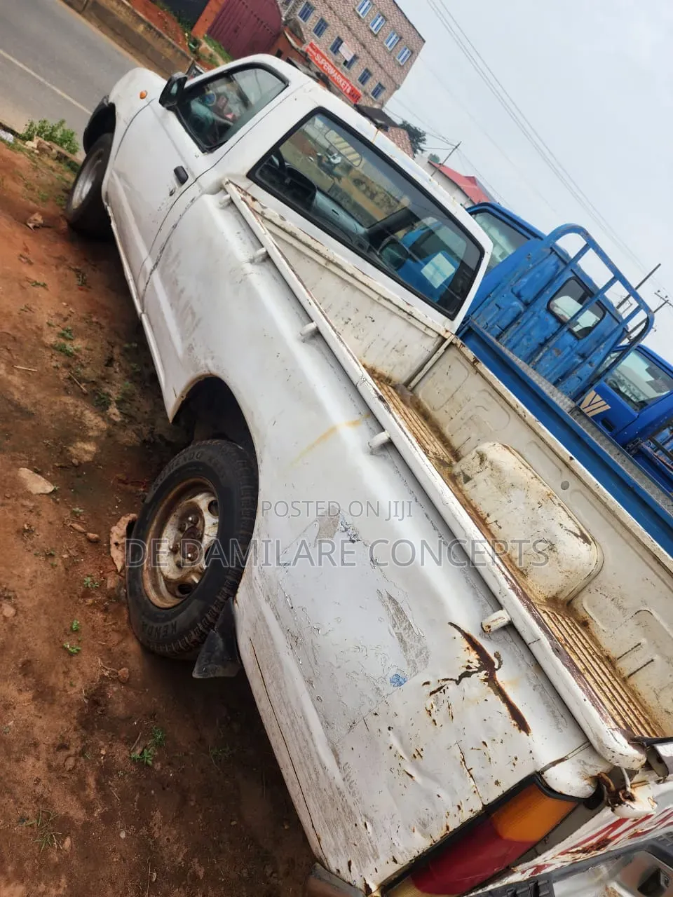 Nissan Caravan (Urvan) 1999 White