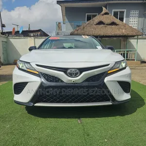 Toyota Camry XSE V6 (3.5L V6 8A) 2019 White