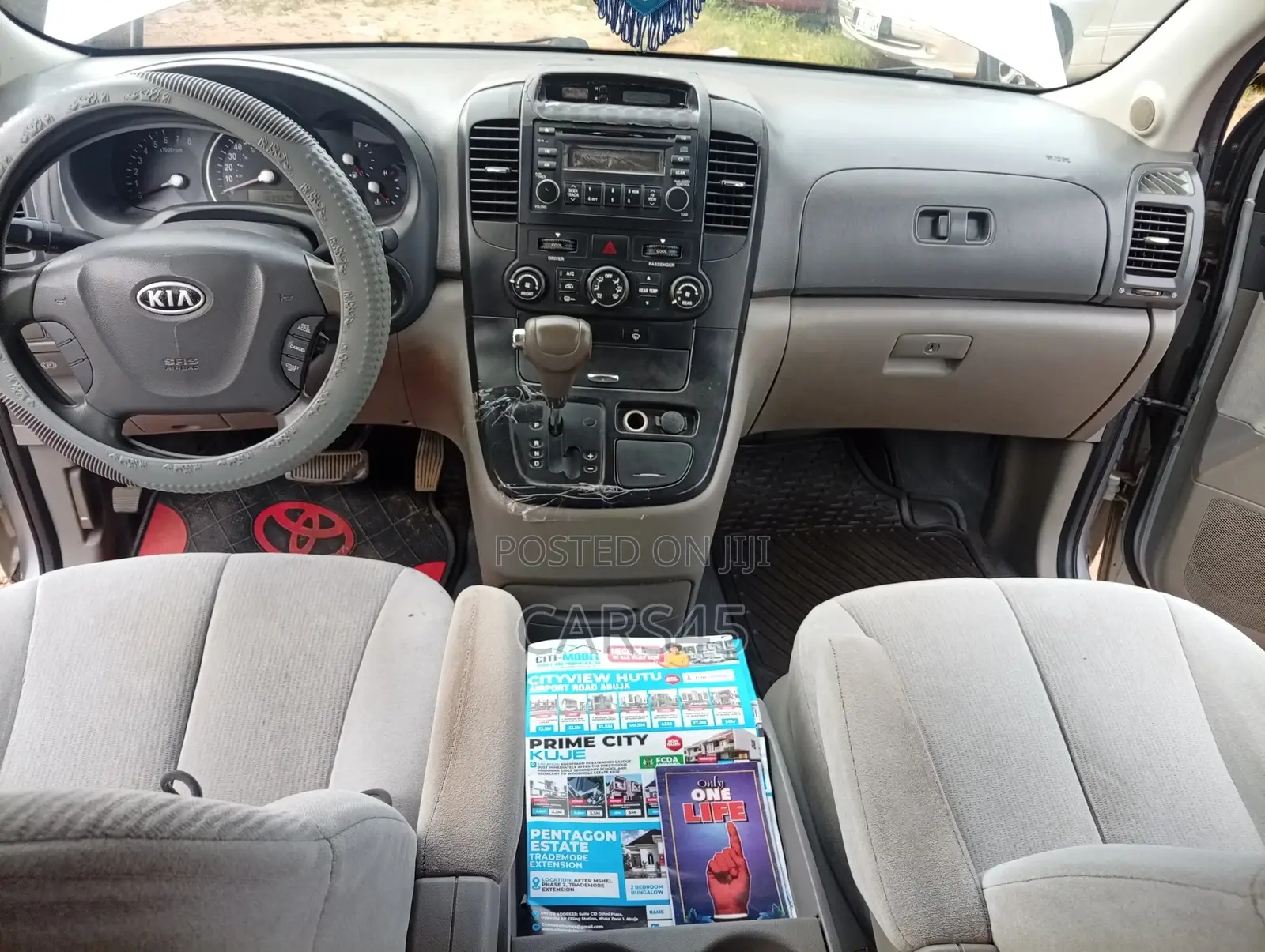 Kia Sedona 2010 Silver