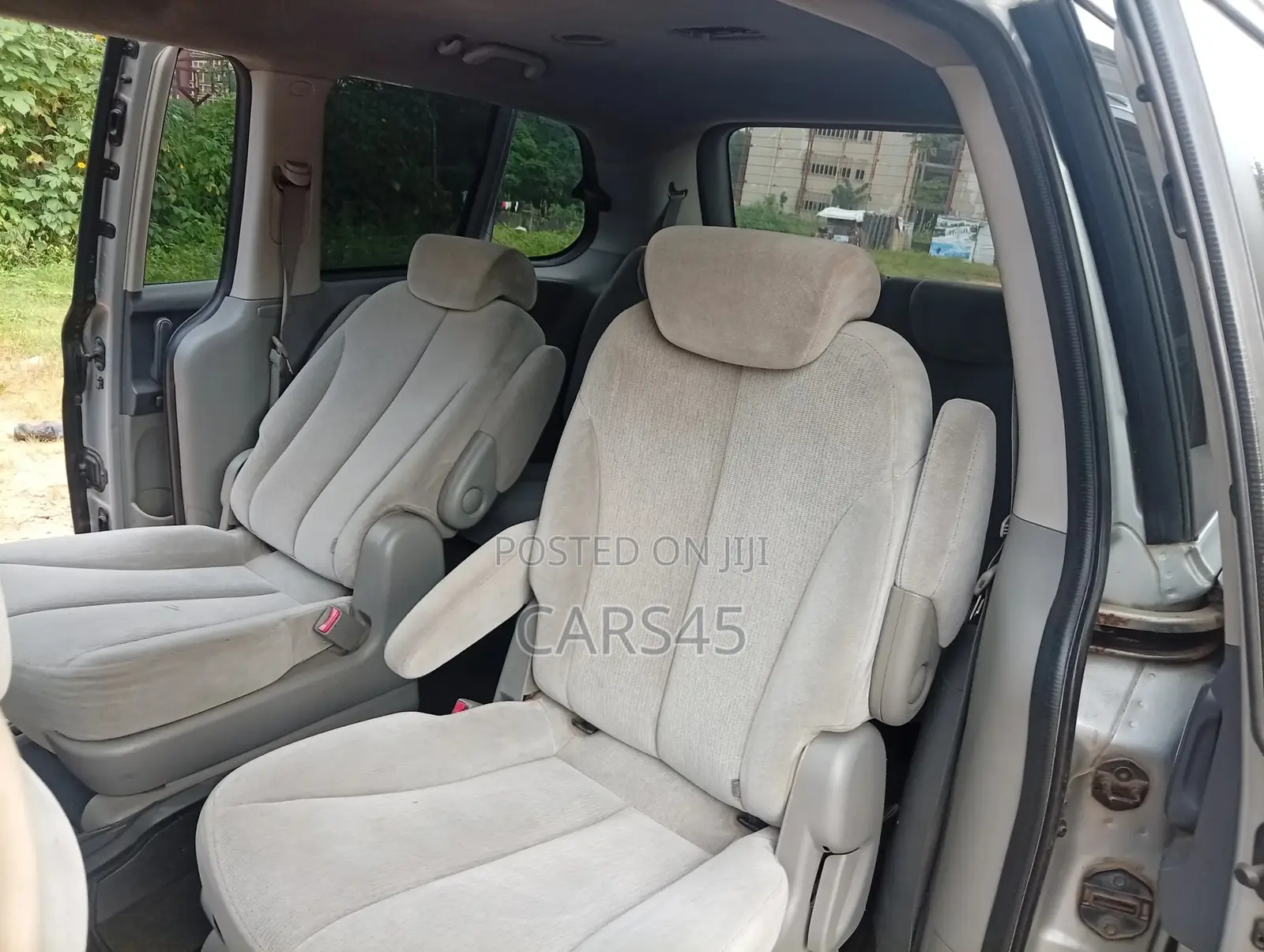 Kia Sedona 2010 Silver