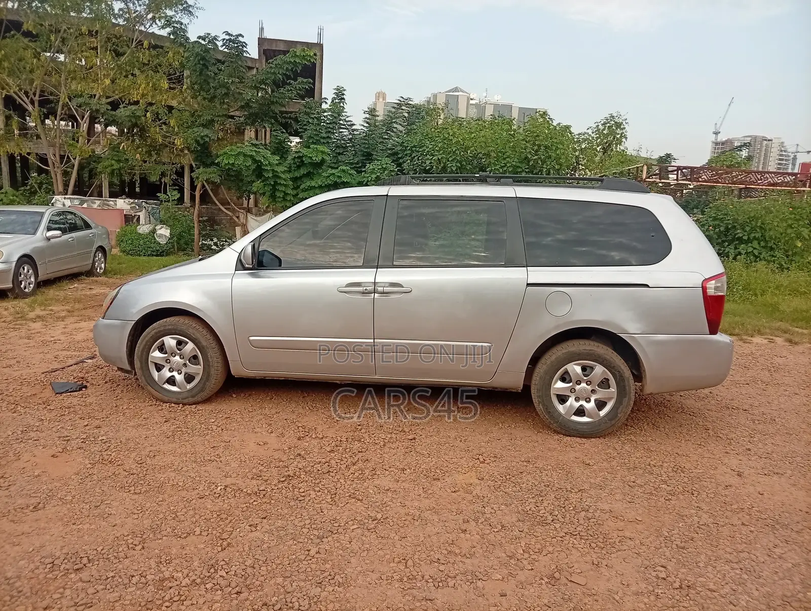 Kia Sedona 2010 Silver