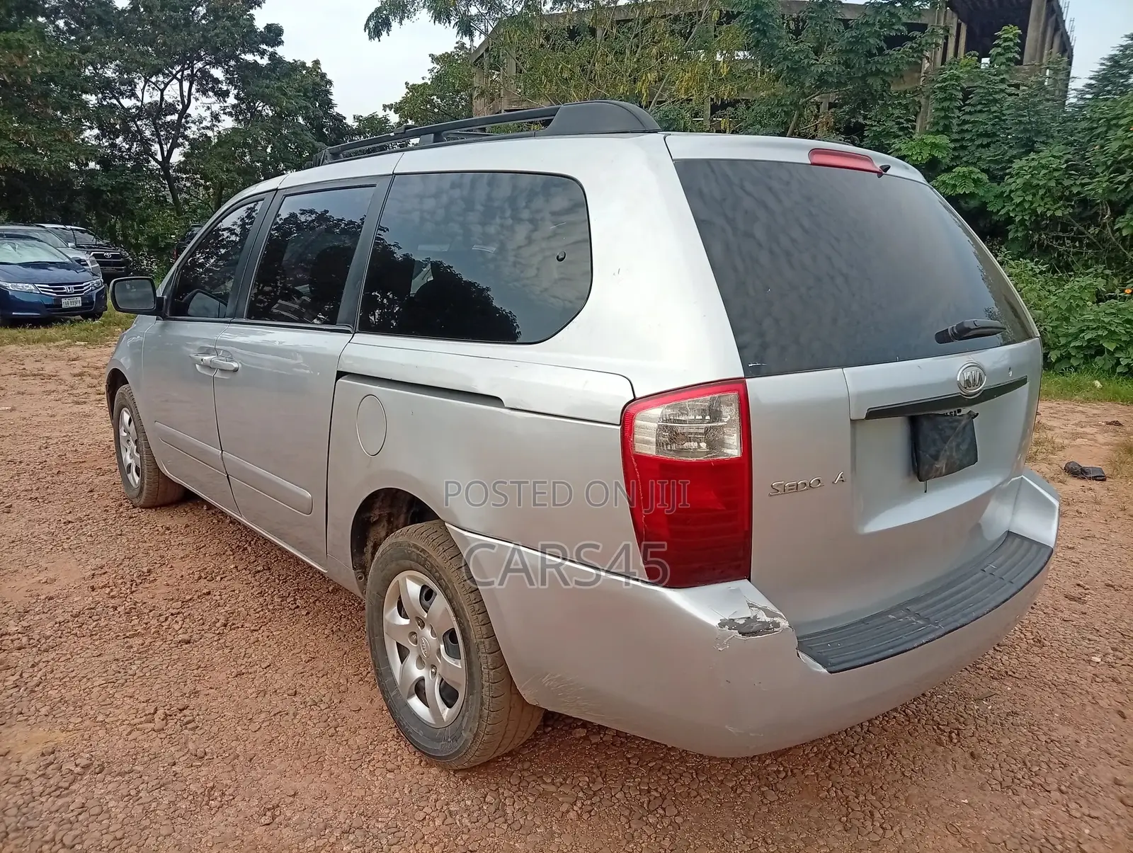 Kia Sedona 2010 Silver