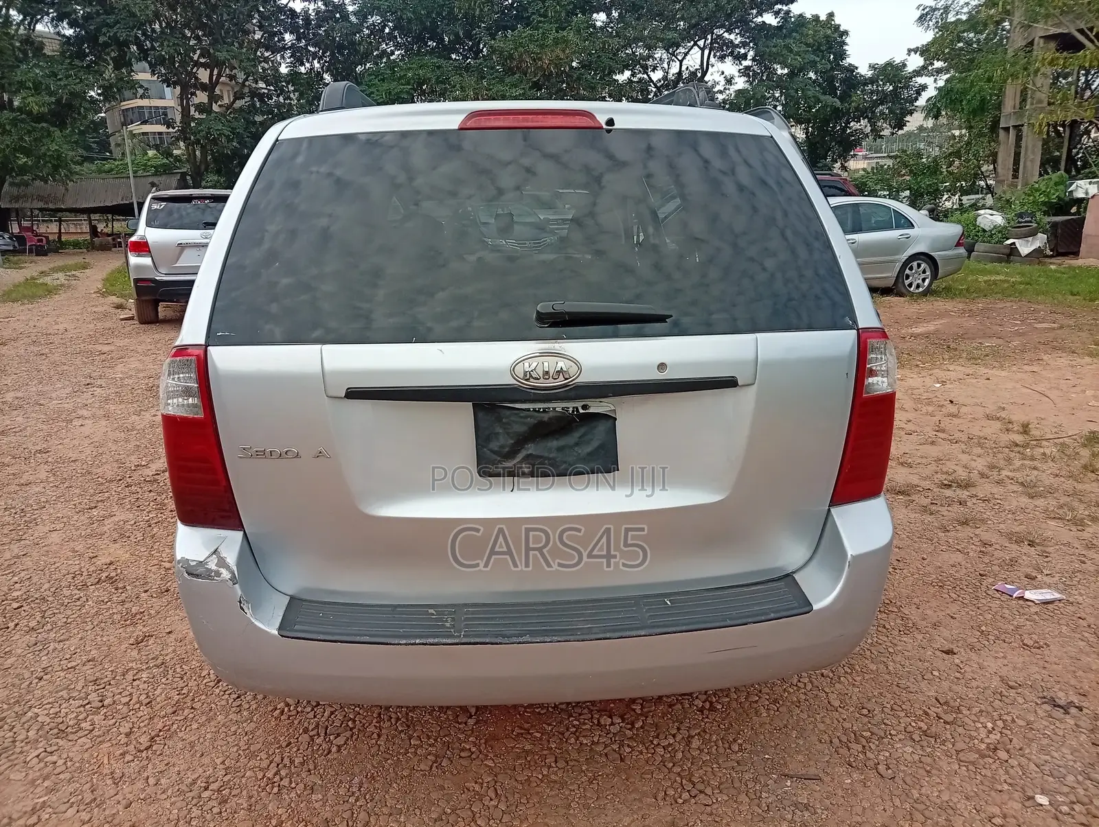 Kia Sedona 2010 Silver