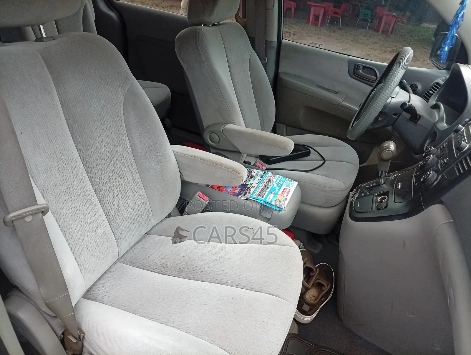 Kia Sedona 2010 Silver