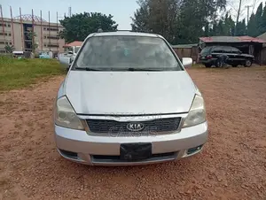 Kia Sedona 2010 Silver