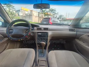 Toyota Camry LE 4dr Sedan (2.2L 4cyl 4A) 2000 Green