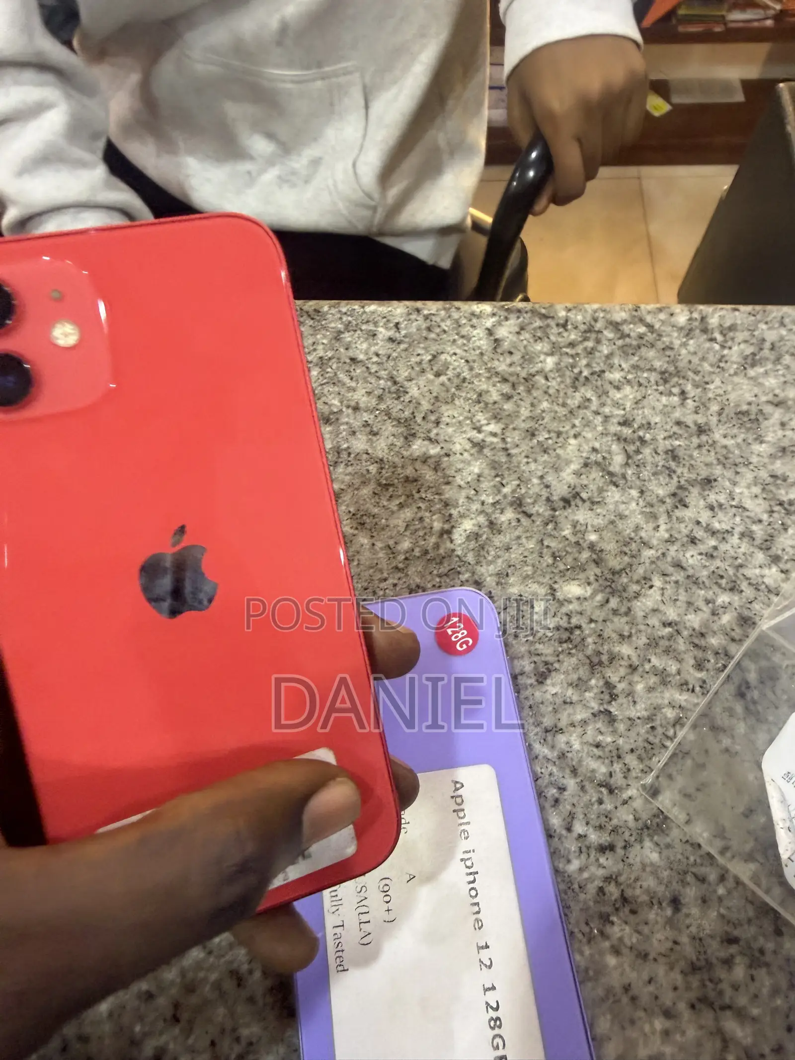 Apple iPhone 12 128 GB Red