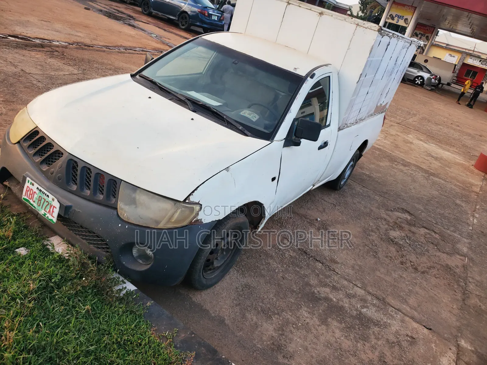 Mitsubishi L300 2004 Red