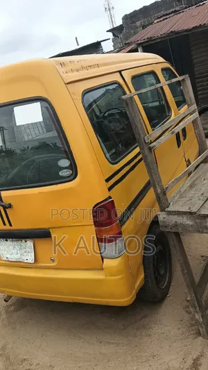 Suzuki APV Minibus 2010 Yellow
