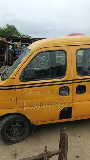 Suzuki APV Minibus 2010 Yellow