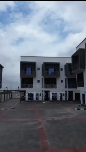 4bdrm Duplex in Gaduwa for sale