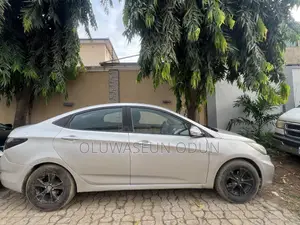 Hyundai Accent GLS Automatic 2012 Silver