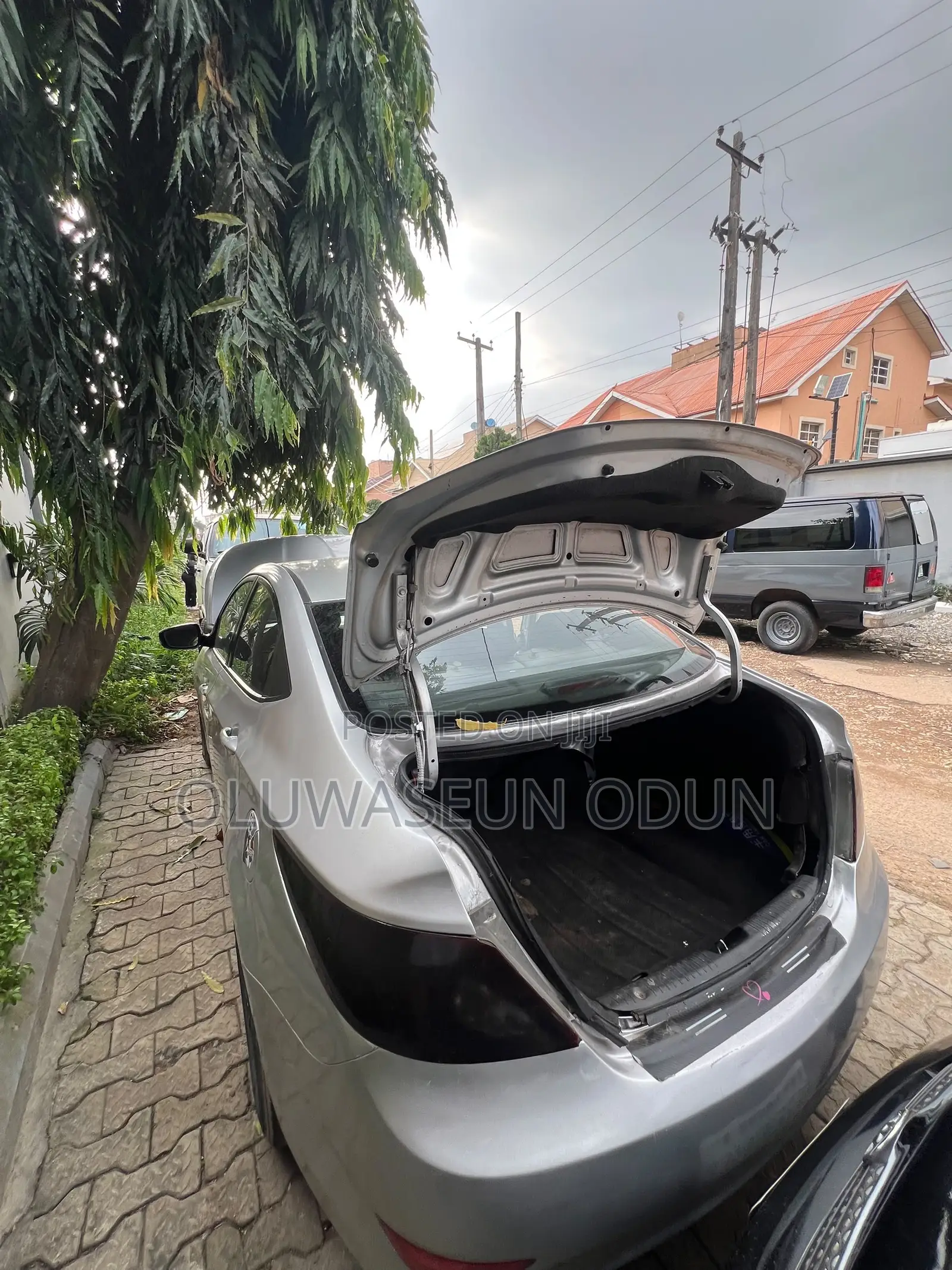 Hyundai Accent GLS Automatic 2012 Silver