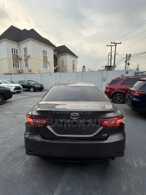 Toyota Camry 2018 Gray