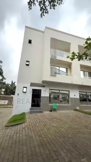 5bdrm Duplex in Maitama for sale