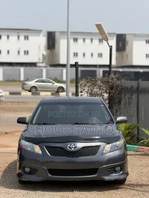 Toyota Camry SE 4dr Sedan (2.5L 4cyl 6AM) 2010 Gray