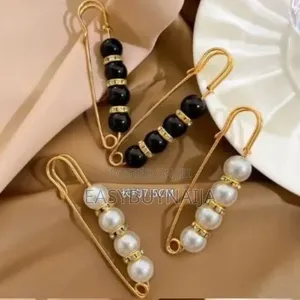Elegant Artificial Pearl Brooch 9 in 1