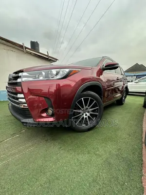 Toyota Highlander SE 4x4 V6 (3.5L 6cyl 8A) 2017 Red