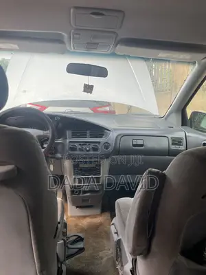Toyota Sienna CE 2002 Silver