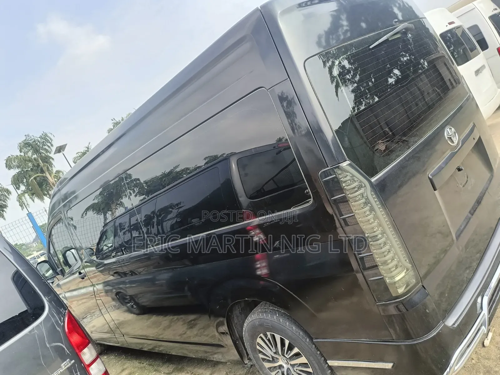 Toyota HiAce 2025 Black