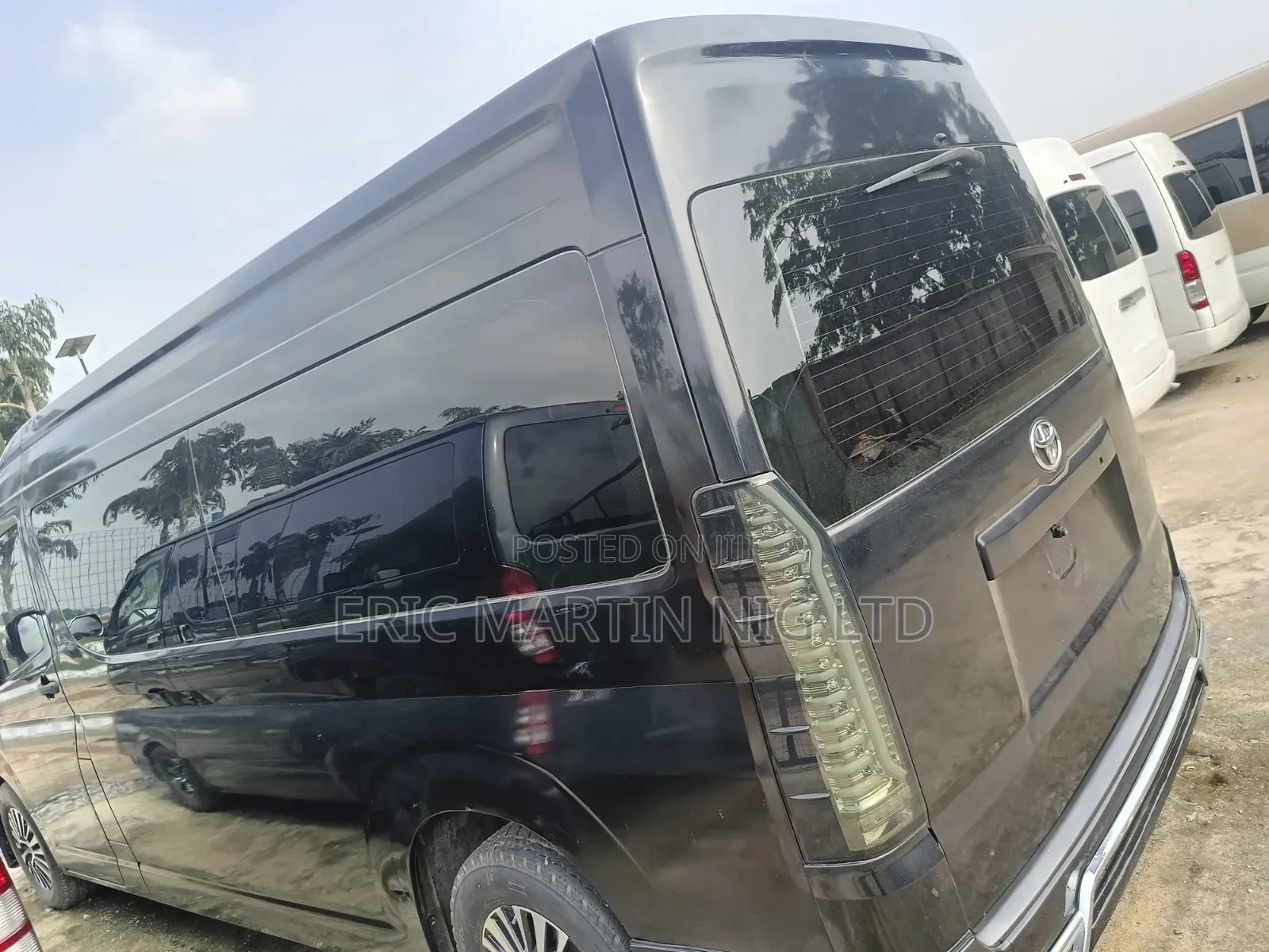 Toyota HiAce 2025 Black