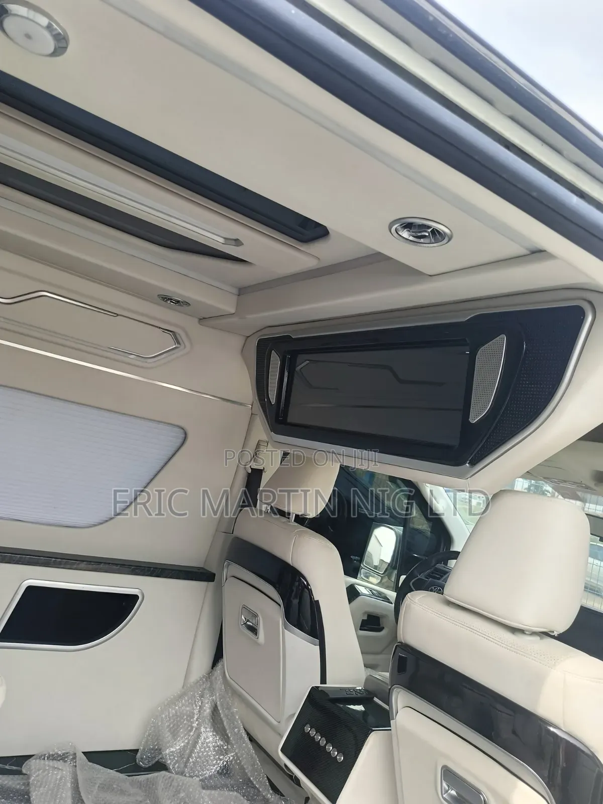 Toyota HiAce 2025 Black