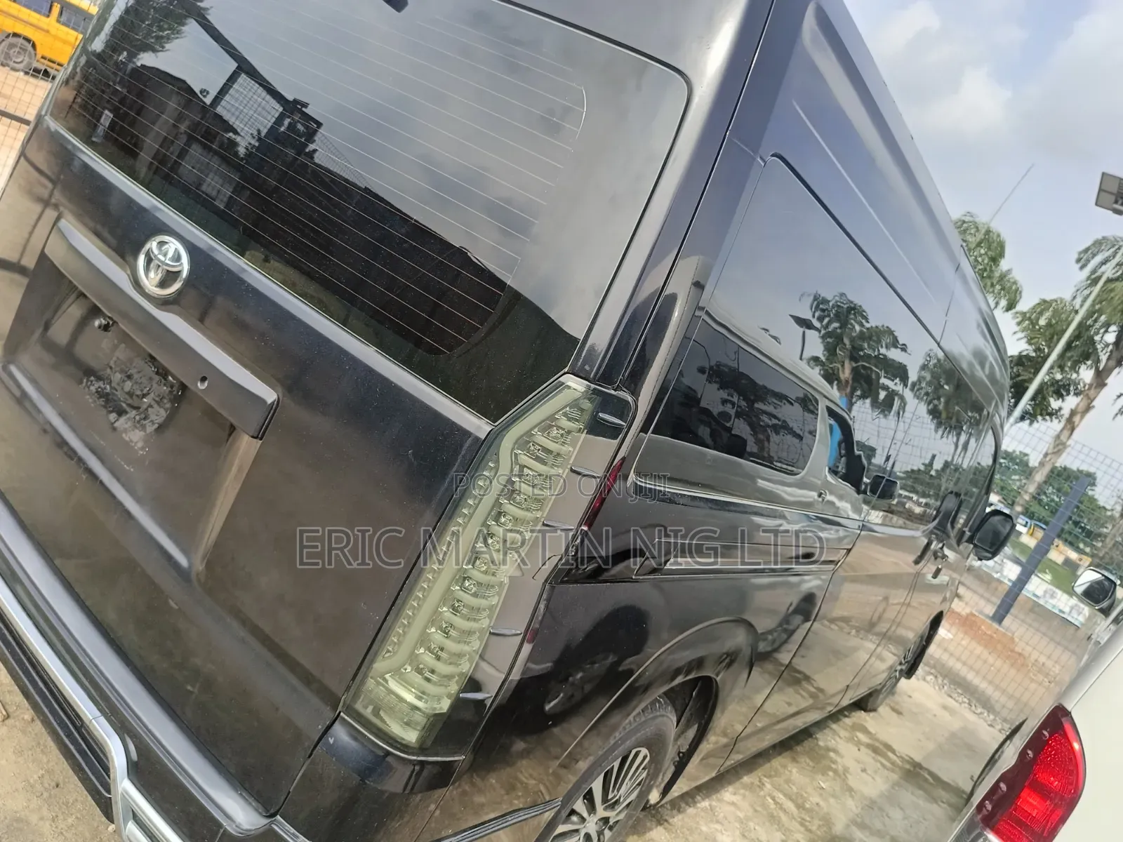 Toyota HiAce 2025 Black