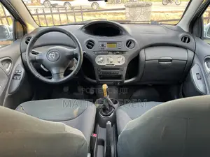 Toyota Yaris 1.0 2005 Blue