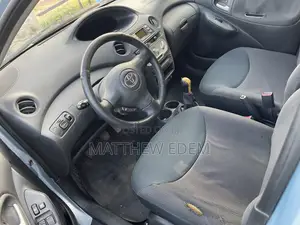 Toyota Yaris 1.0 2005 Blue