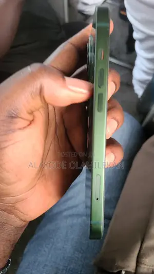 Apple iPhone 13 128 GB Green