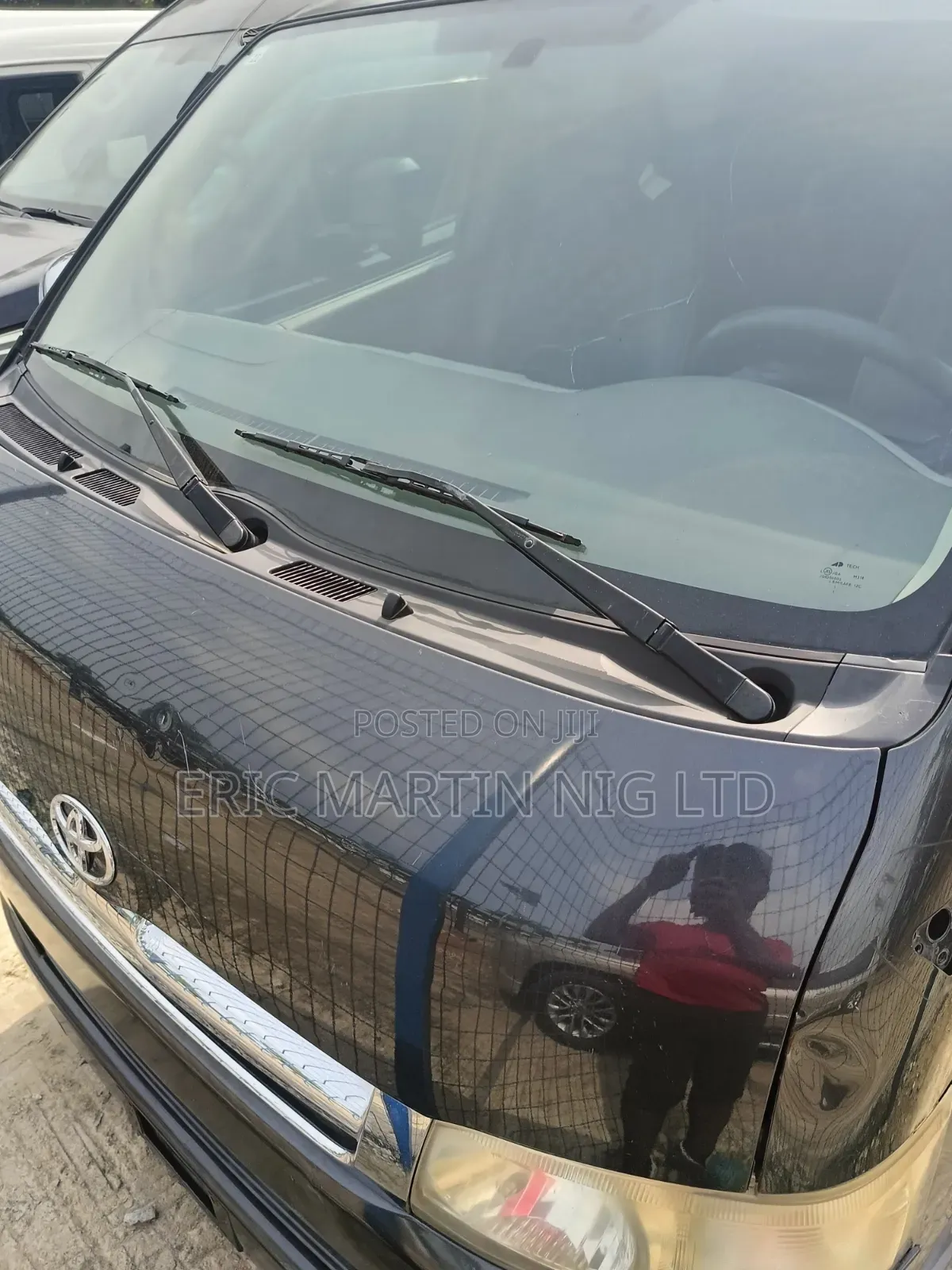Toyota HiAce 2015 Black