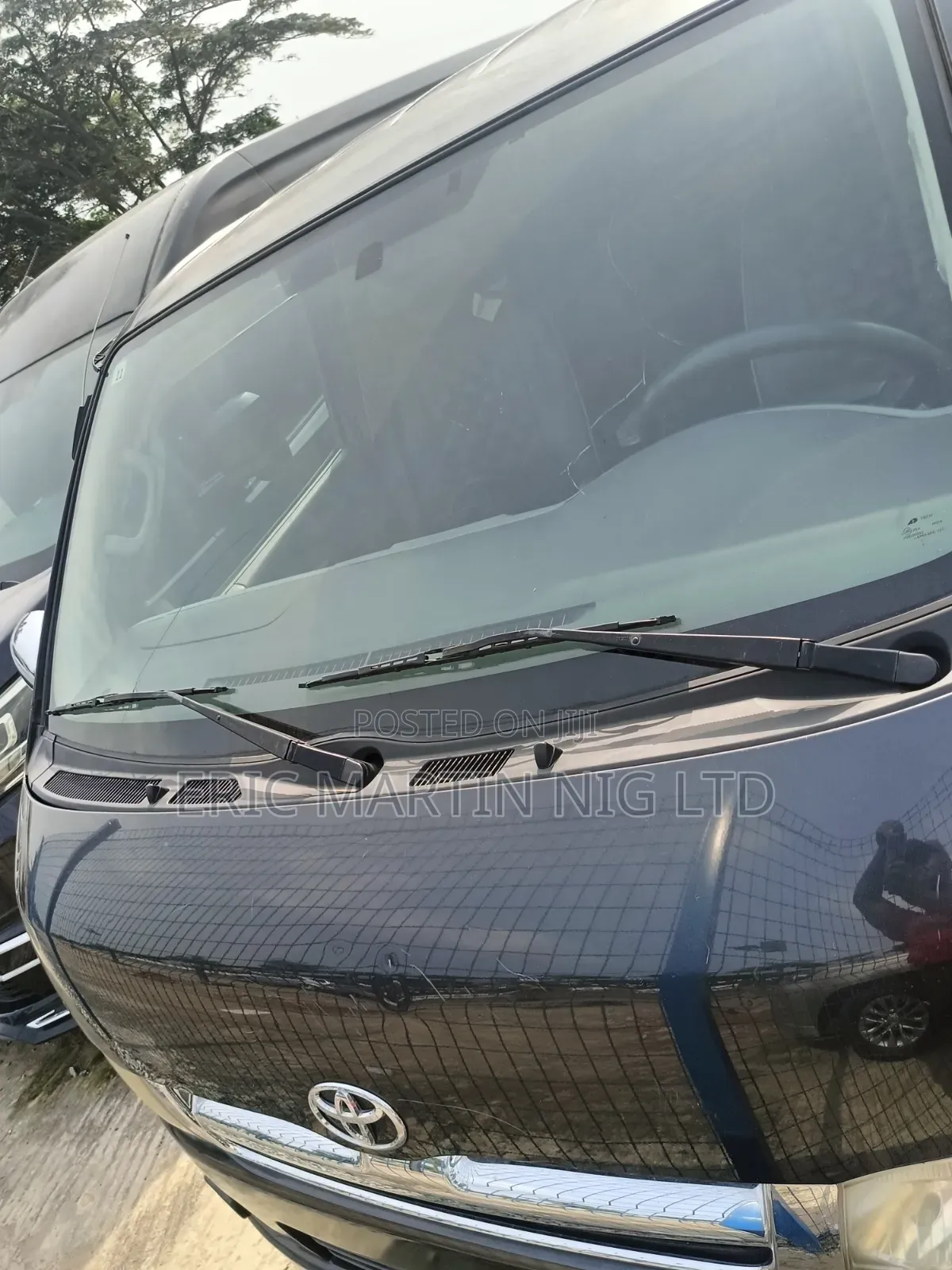 Toyota HiAce 2015 Black