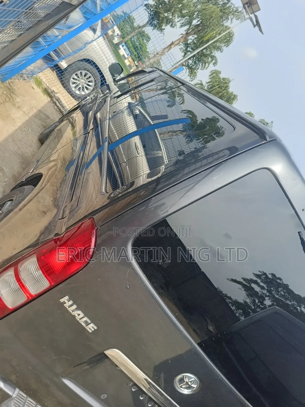 Toyota HiAce 2015 Black