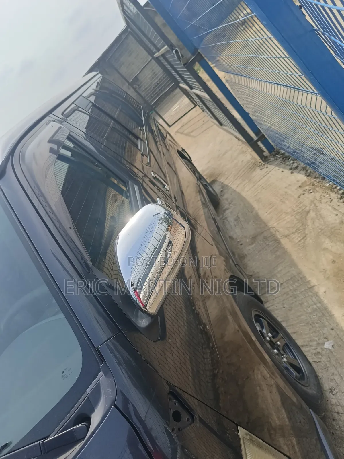 Toyota HiAce 2015 Black