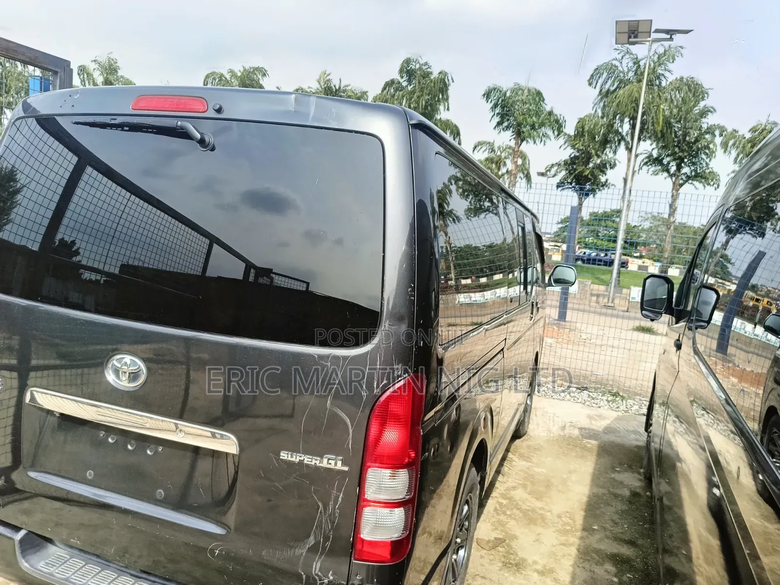 Toyota HiAce 2015 Black