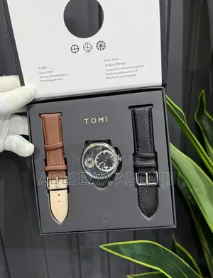 Men’s Wristwatch With 2 Interchangeable Leather Straps – Gift Set