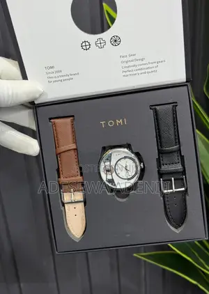 Men’s Wristwatch With 2 Interchangeable Leather Straps – Gift Set